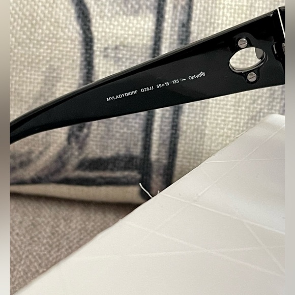 ⭐️COA⭐️CHRISTIAN DIOR SUNGLASSES W/Case-Box Dustbag & Cloth⚡️STUNNING⚡️ - Picture 7 of 14